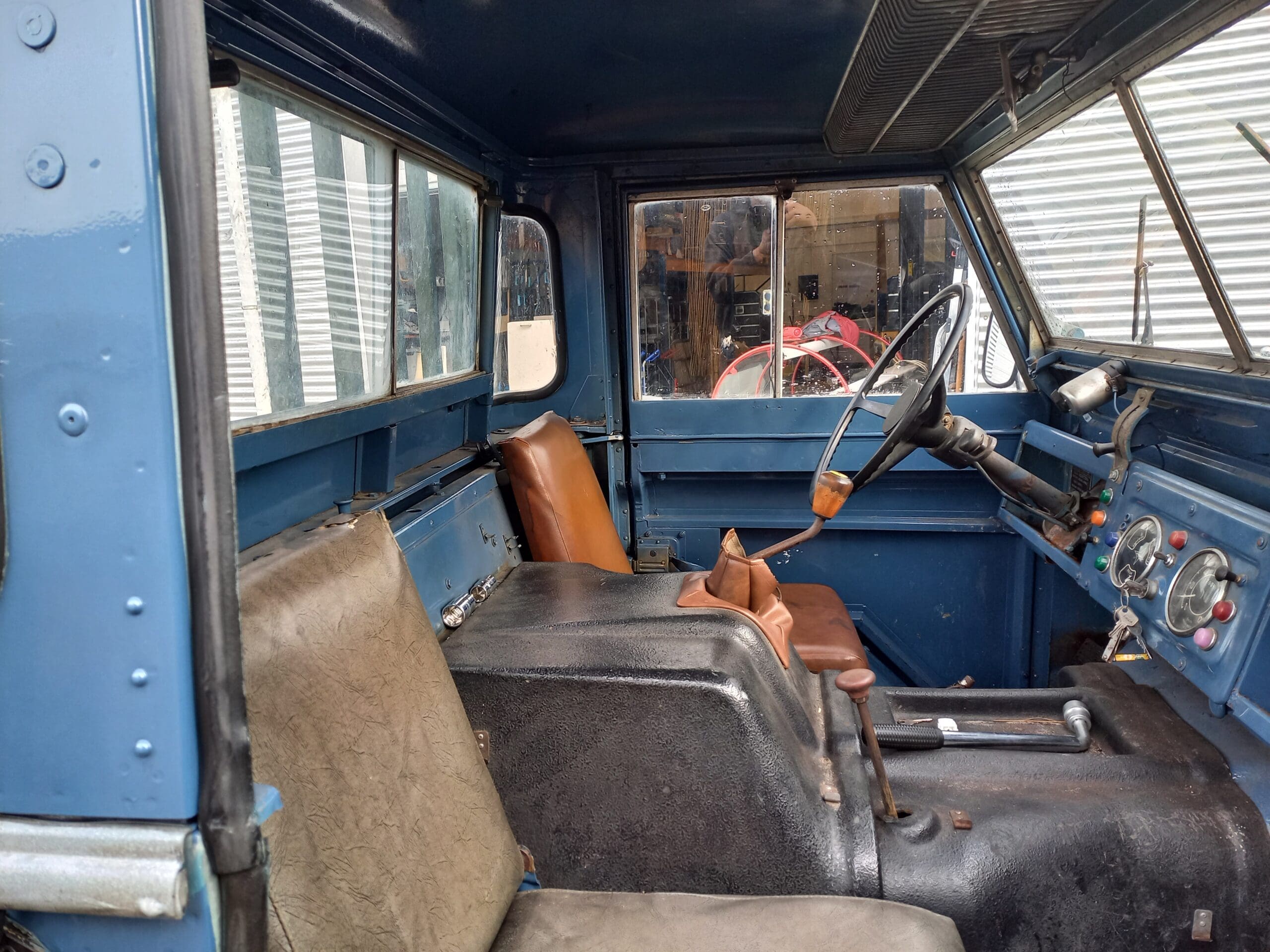 Interieur van de Spaanse paella foodtruck van Taella